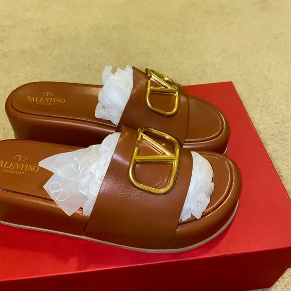 サンダル・ミュール VALENTINO GARAVANI Caramel Leather Slippers s-l400.jpg